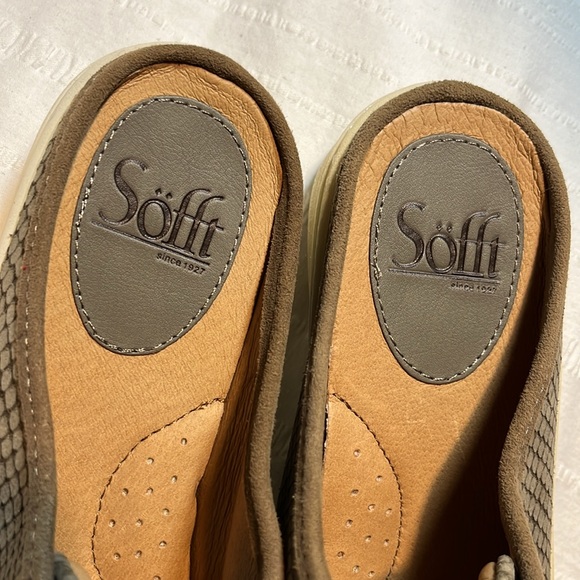 New Sofft Beekon Slip-on Mule Shoes Sneakers Snake Pattern Airport Friendly 7.5M - Picture 13 of 16